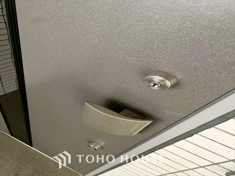 玄関 【ENTRANCE】◆家族◆帰りを待つ家族の元へと急ぐときの弾む思い。そんな思いを引き立てる。