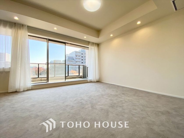 内装 【LIVING】◆眩い◆光が燦々と入り、家族の笑顔を照らす。「いつまでも続いて」と願う夢のような毎日がここにある。