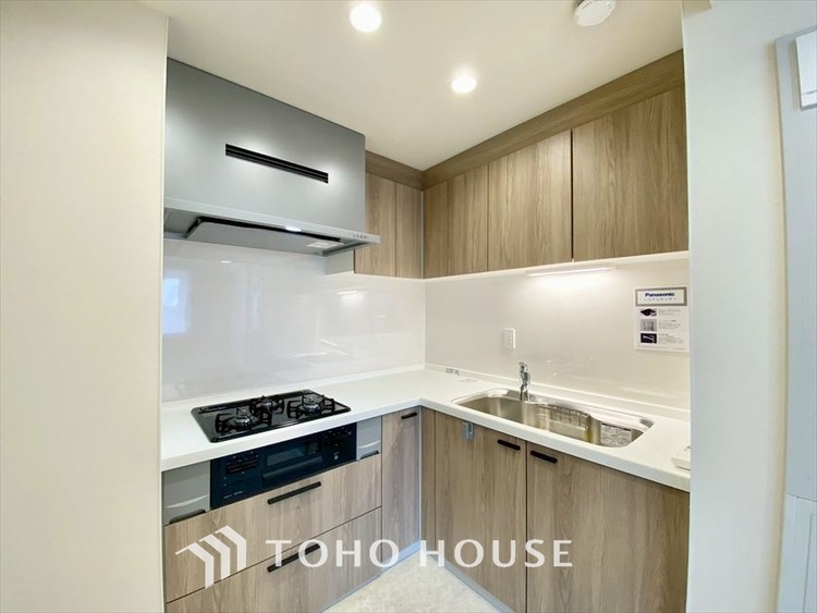 キッチン 【KITCHEN】◆ワクワク◆開放的で機能性も高いシステムキッチン。お子様は毎日のご飯にワクワク！