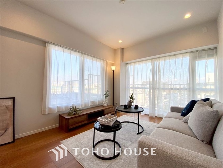 内装 【LIVING】◆扉を◆開くとこの景色。家族の”おかえり”の声が聞こえてきそう。