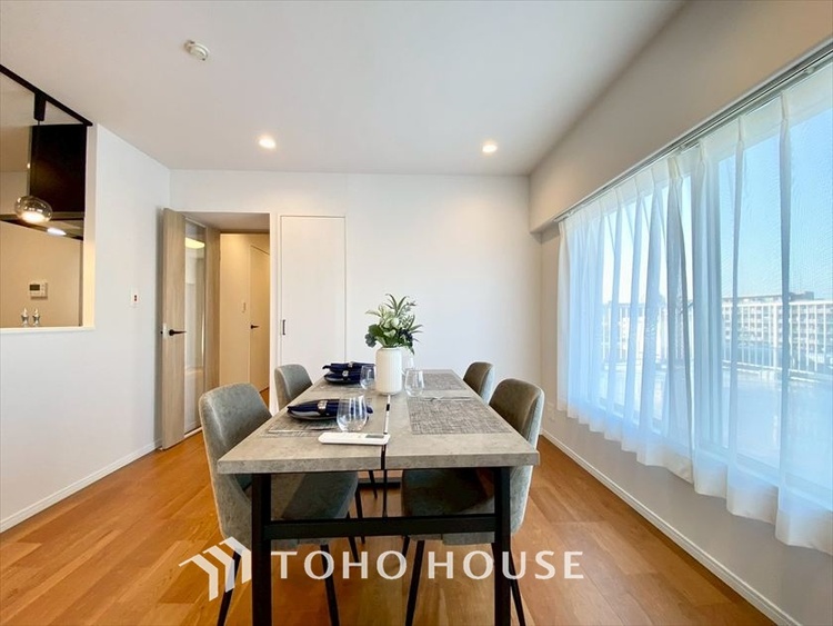 内装 【LIVING】◆Sunshine◆光が燦々と入り、いるだけで気持ちいい。「開放的でゆとりあるお部屋です。」