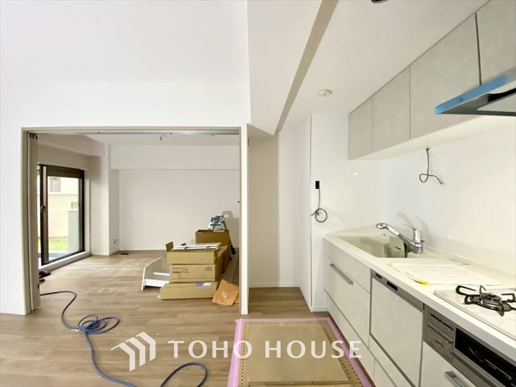 内装 【LIVING】◆住む喜び、楽しさ、感動◆を君と共有したい。いつまでもずっと家族を見渡せるこの広い空間で。