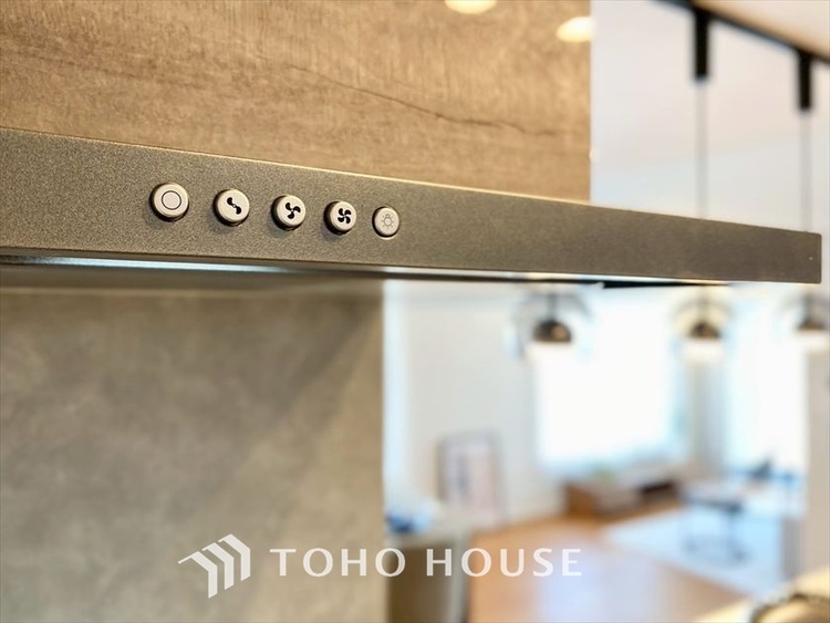 その他 【KITCHEN】◆開放的◆後片付けが楽なシステムキッチン。収納スペースの充実！