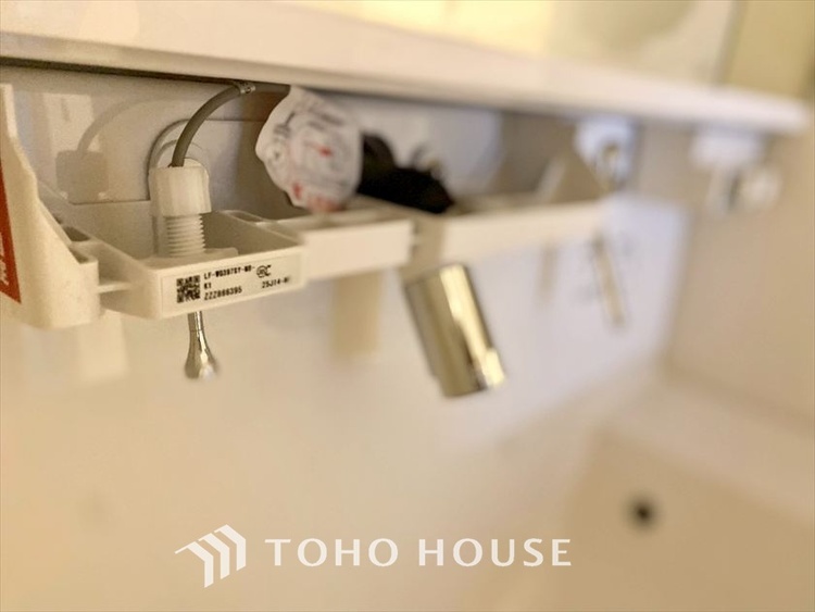 洗面 【WASHROOM】◆快適◆煌びやかな暮らしの中にも忘れたくない快適さ。大きな収納が助けてくれます。