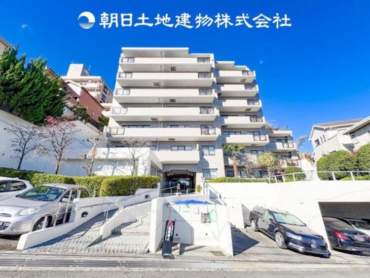 外観 表現された空間はたくさんの光を浴び、風を感じ、暮らしの時間を豊かにしてくれます。