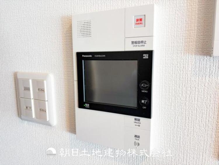 その他 TVモニター付きインターホンは訪問者のお顔を確認出来安心な機能です！