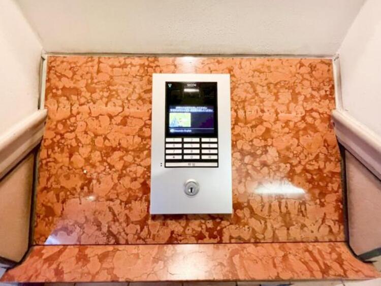 設備 【オートロック】マンション敷地内はオートロック付きで安心のセキュリティ。