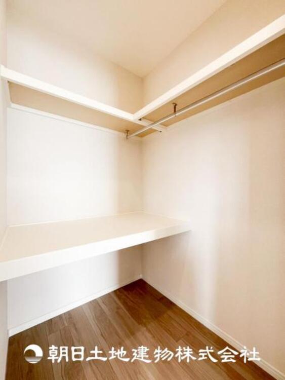 収納 【WIC】収納に便利なウォークインクローゼットがあり、衣類をまとめてしまえるので管理がしやすいです。
