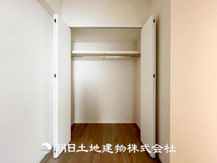 収納 【収納】部屋ごとに設けた収納は住みやすさへのこだわりがあります。シンプルで使いやすい収納スペース。