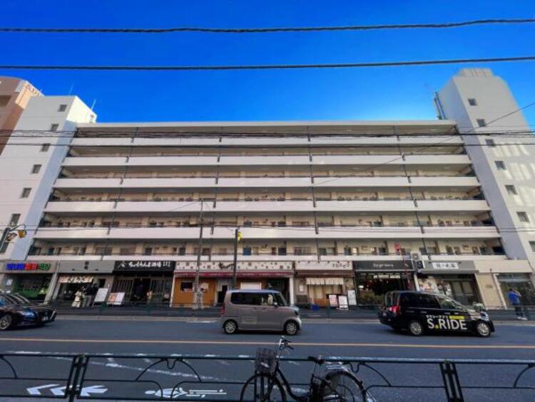 外観 住むほどに深まる愛着、使い込むほどに馴染む風合いを大切にしていただけるデザインに。周辺の利便性や豊かな住環境など立地面でも魅力が多く、今も、これからもずっとここで生活したい。そう思える住宅です。