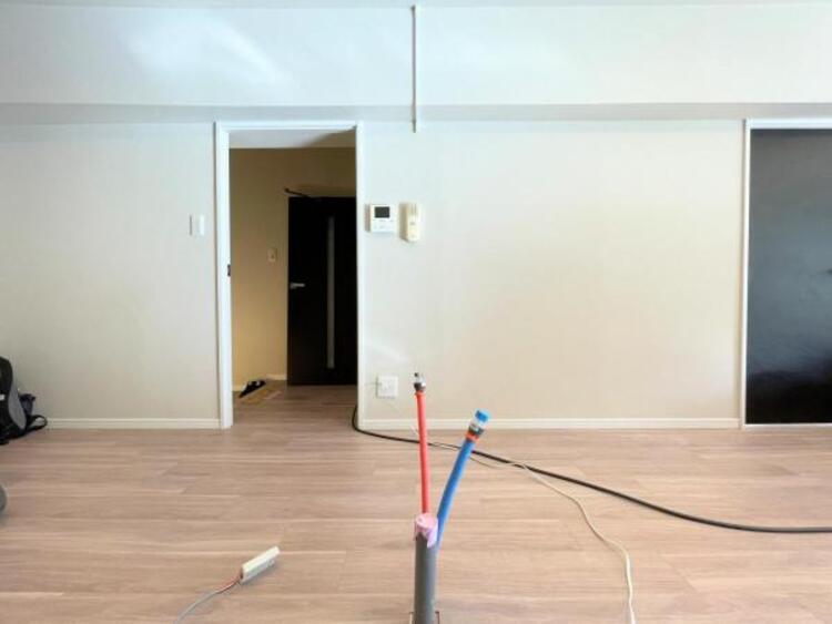 キッチン 新しいキッチンは気分も上がり、家事も楽しくできそう。お手伝いをしてくれるお子様と並んで立てるキッチンは、ご家族のコミュニケーションを育む場として活躍します。収納力が高い事も大事なポイントです。