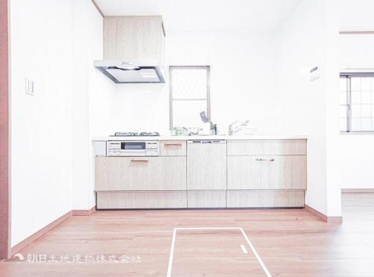 キッチン 最新のシステムキッチンは使い勝手が良好です。　　気持ちよく料理ができます。