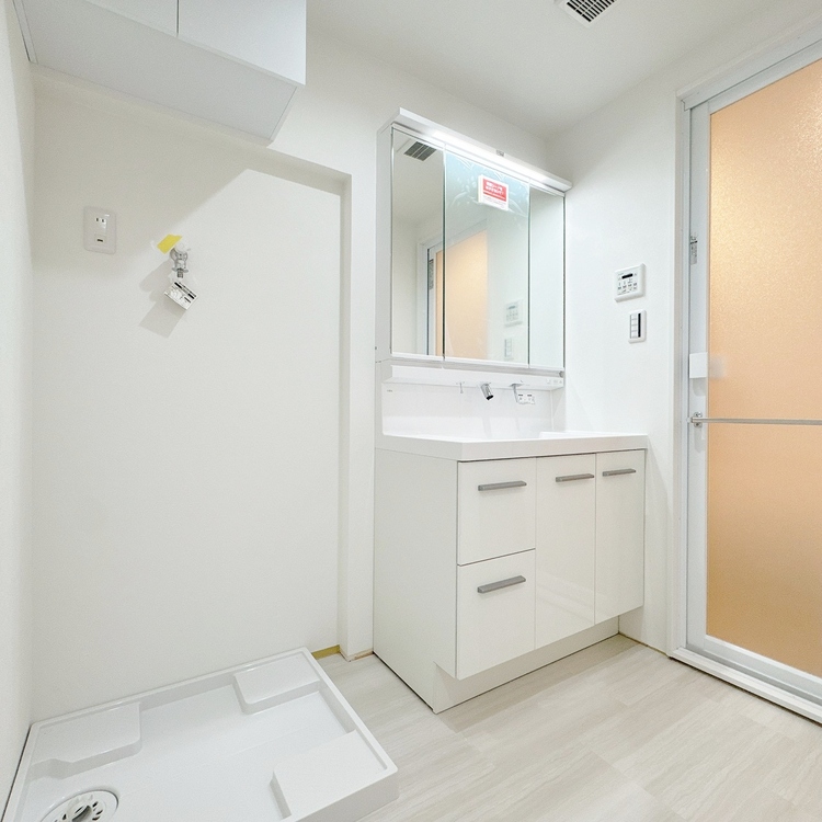 洗面 清潔感と心地よさを重視した、上質感漂うパウダールーム。