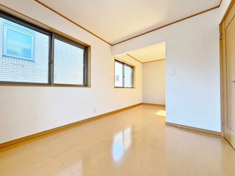 寝室 書斎にするなり、寝室するなりこの１室をどうアレンジするかを想像するだけで夢が膨らみますね。