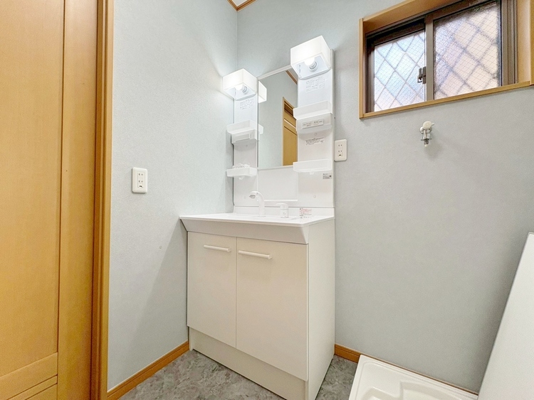 洗面 何かと物が増える場所だからこそ、スッキリと見映えの良い空間に。