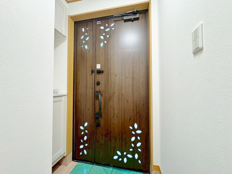 玄関 シューズボックスを完備した玄関です。