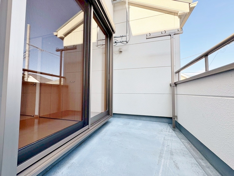 バルコニー 暮らしの中で、光と風を演出してくれるバルコニー。