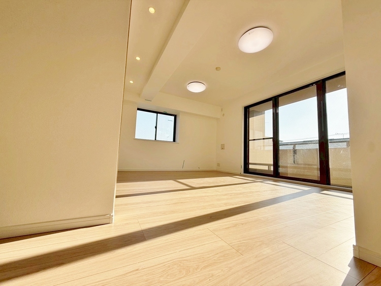 居間 快適に過ごす毎日を求めて、暮らしの中でご自身の「マイホーム」に創り上げてください。