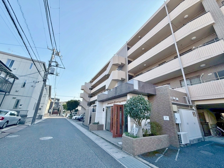 外観 資料には掲載していない情報が、現地にはたくさんあります。是非一度、現地をご確認ください。