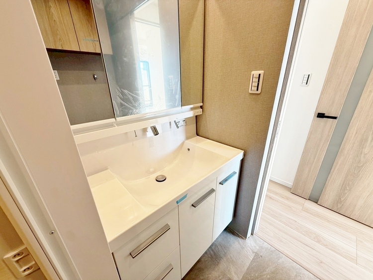 洗面 何かと物が増える場所だからこそ、スッキリと見映えの良い空間に。