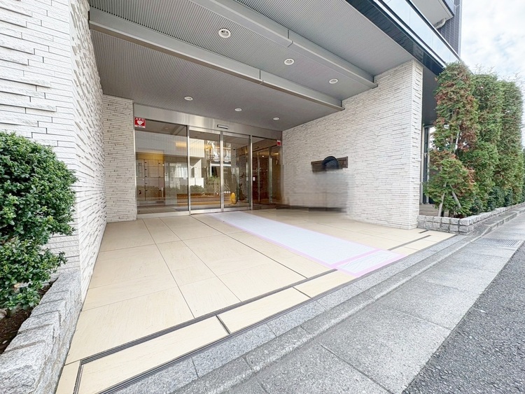 エントランス 外と内をつなぐエントランスは、まさに顔となる場所。