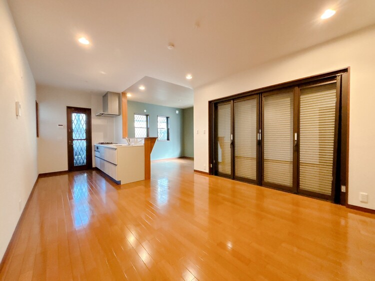 居間 飾り過ぎないシンプルな内装と偏り過ぎないデザインで統一しました。