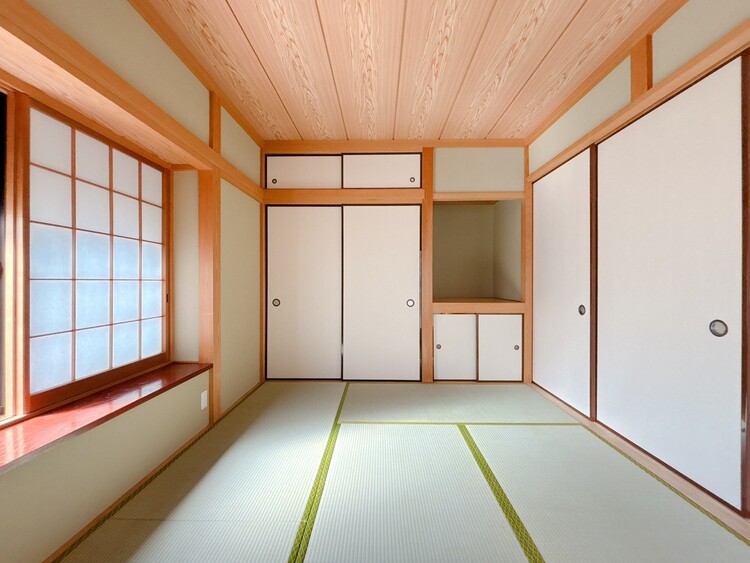 寝室 ベッドも十分に設置するスペースがあります。