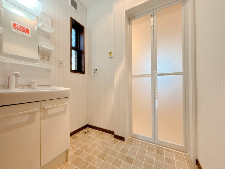 洗面 清潔感と心地よさを重視した、上質感漂うパウダールーム。