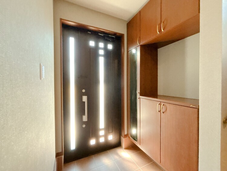 玄関 シューズボックスを完備した玄関です。