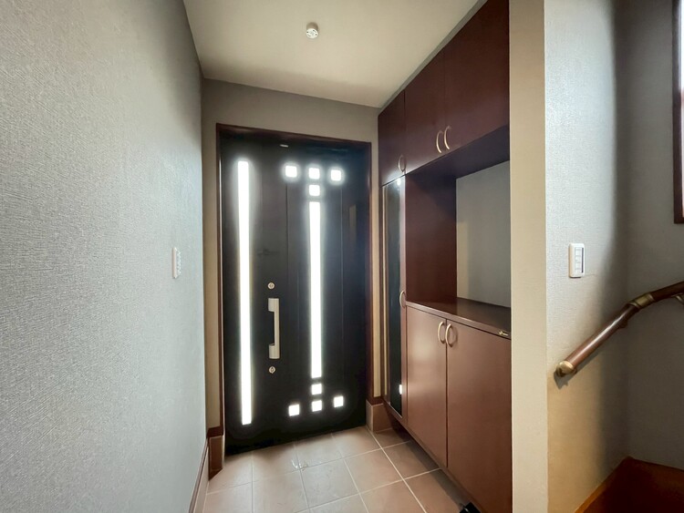 玄関 シューズボックスを完備した玄関です。