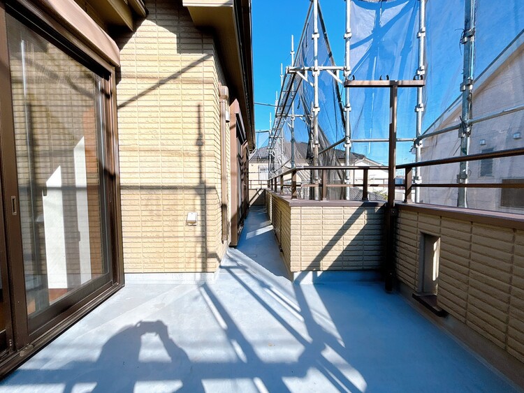 バルコニー 暮らしの中で、光と風を演出してくれるバルコニー。