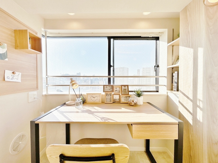 居間 飾り過ぎないシンプルな内装と偏り過ぎないデザインで統一しました。