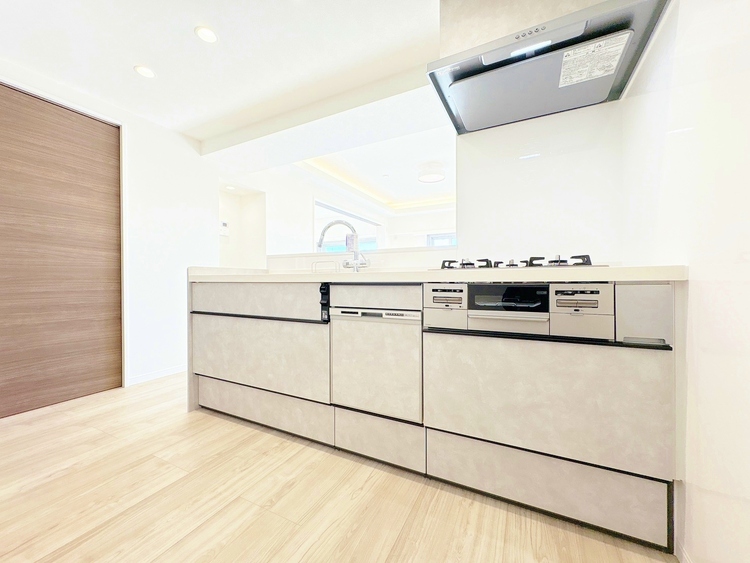 キッチン 洗練されたスタイリッシュなデザイン性と使いやすさを備えた仕様。
