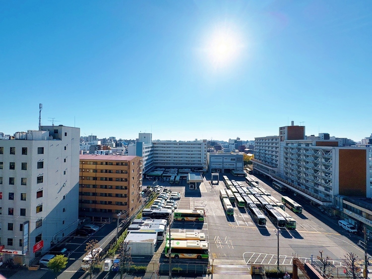 バルコニー 頬をなでる、優しい風を感じることが出来ます。