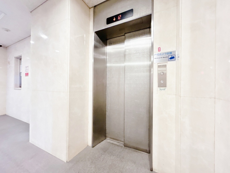 設備 エレベーターの管理も、きちんと行き届いてます。
