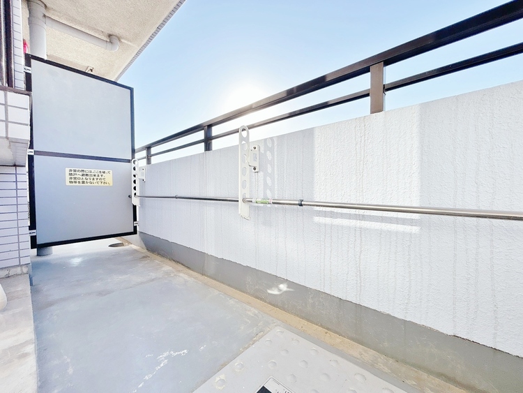 バルコニー 暮らしの中で、光と風を演出してくれるバルコニー。