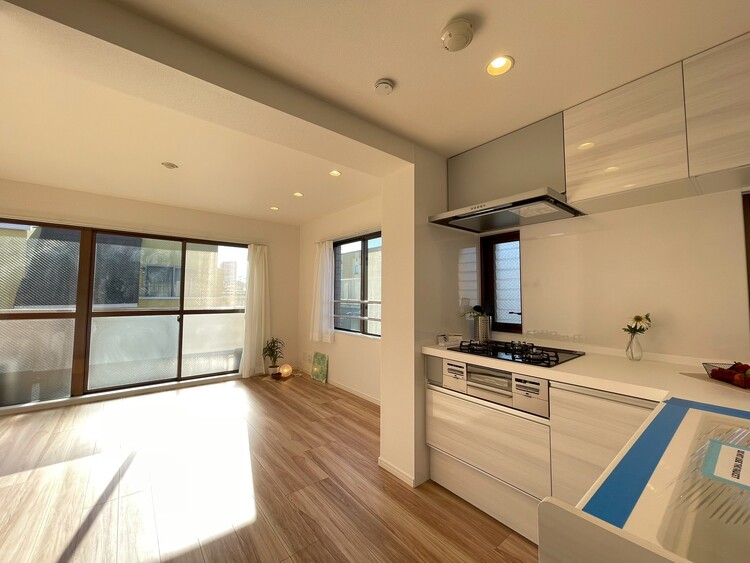 居間 居心地の良い空気感は、暮らしのステージを彩り、心からのやすらぎと満足感を与えてくれます。