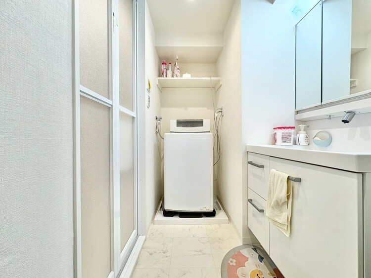 洗面 清潔感と心地よさを重視した、上質感漂うパウダールーム。