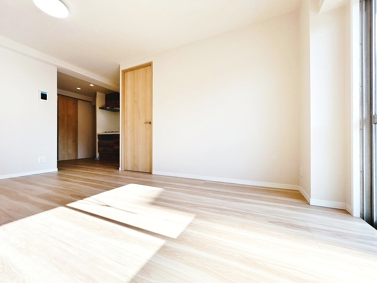 居間 飾り過ぎないシンプルな内装と偏り過ぎないデザインで統一しました。