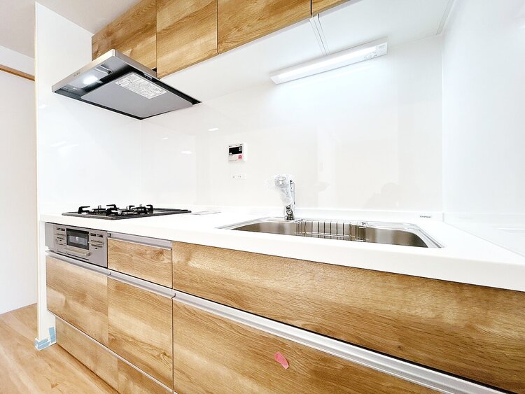 キッチン スマートな意匠と充実の機能を備えたキッチンが、暮らしにおいしい彩りを添えます。