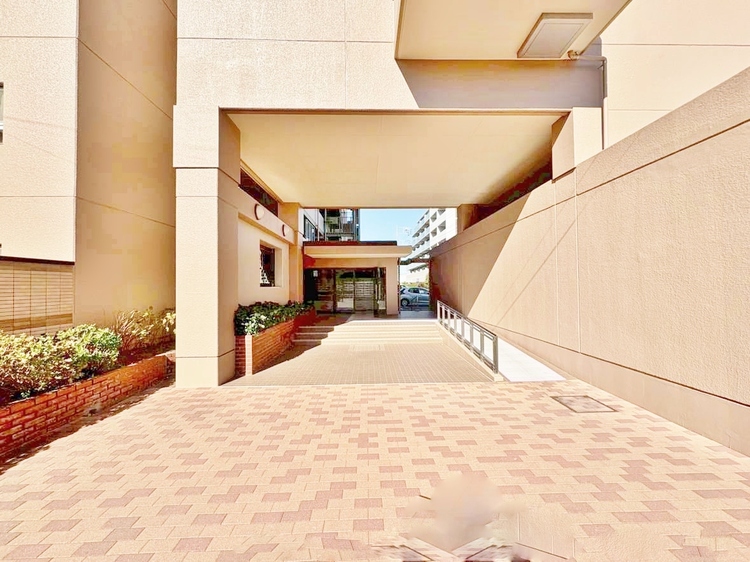 エントランス 外と内をつなぐエントランスは、まさに顔となる場所。