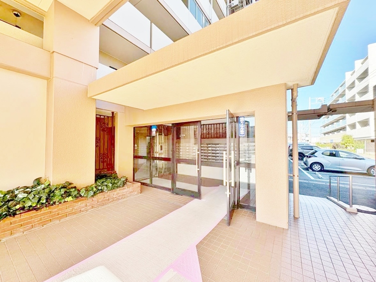 エントランス エントランスは、毎日の行き帰りで使う大事な空間です。