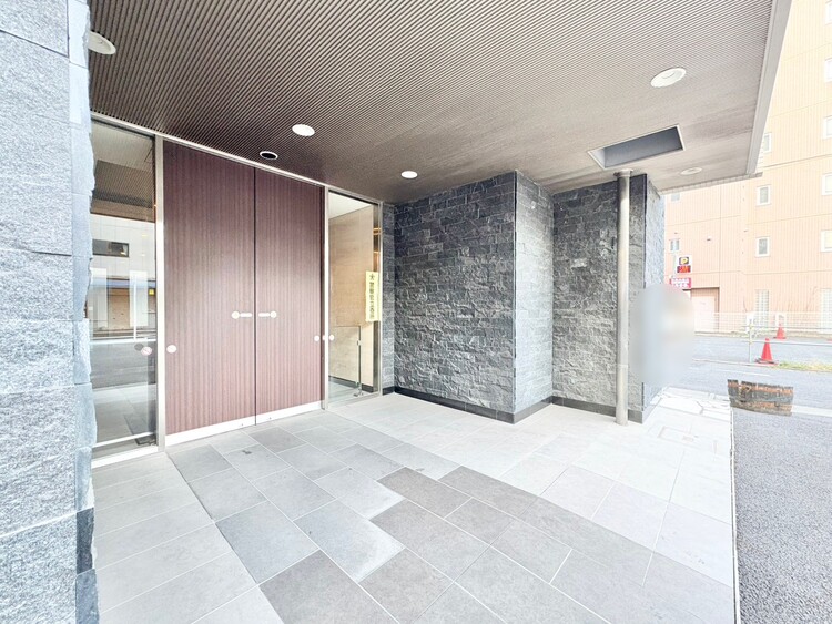 エントランス 外と内をつなぐエントランスは、まさに顔となる場所。