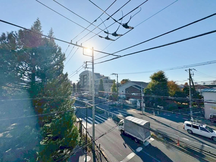 バルコニー 頬をなでる、優しい風を感じることが出来ます。