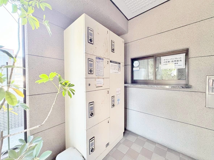 設備 留守時に便利な宅配ボックスを完備。