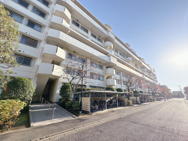 外観 資料には掲載していない情報が、現地にはたくさんあります。是非一度、現地をご確認ください。