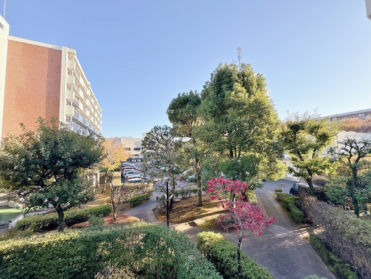 バルコニー 頬をなでる、優しい風を感じることが出来ます。