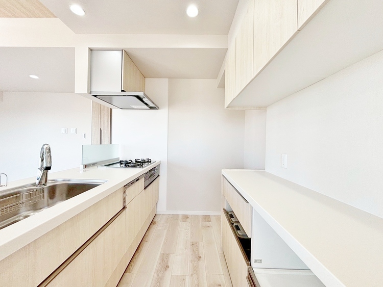 キッチン 洗練されたスタイリッシュなデザイン性と使いやすさを備えた仕様。