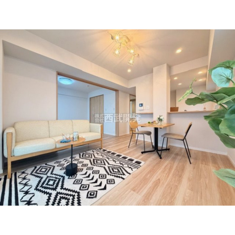 居間 家具・備品等は価格に含まれません。