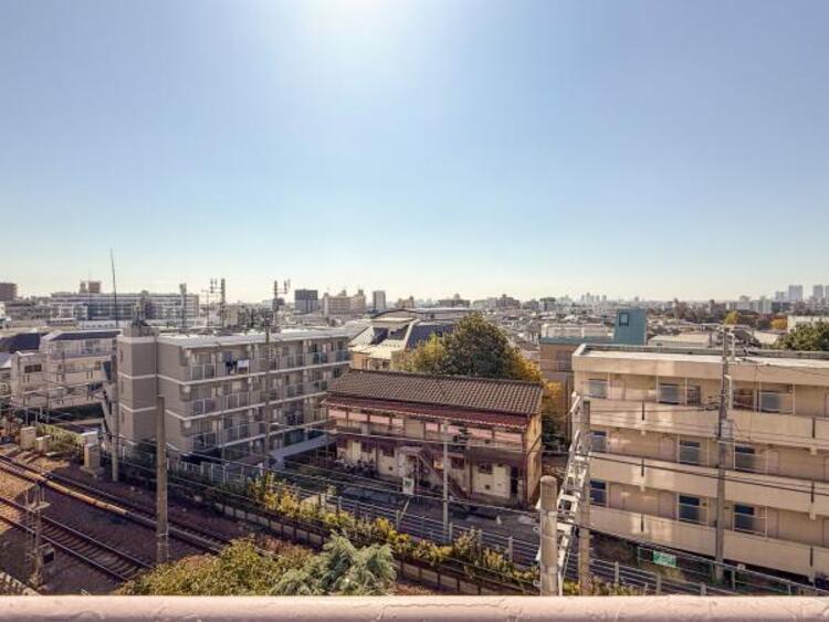 その他 開放感のある眺望。季節による景色の変化を日常の生活と共に感じてください。